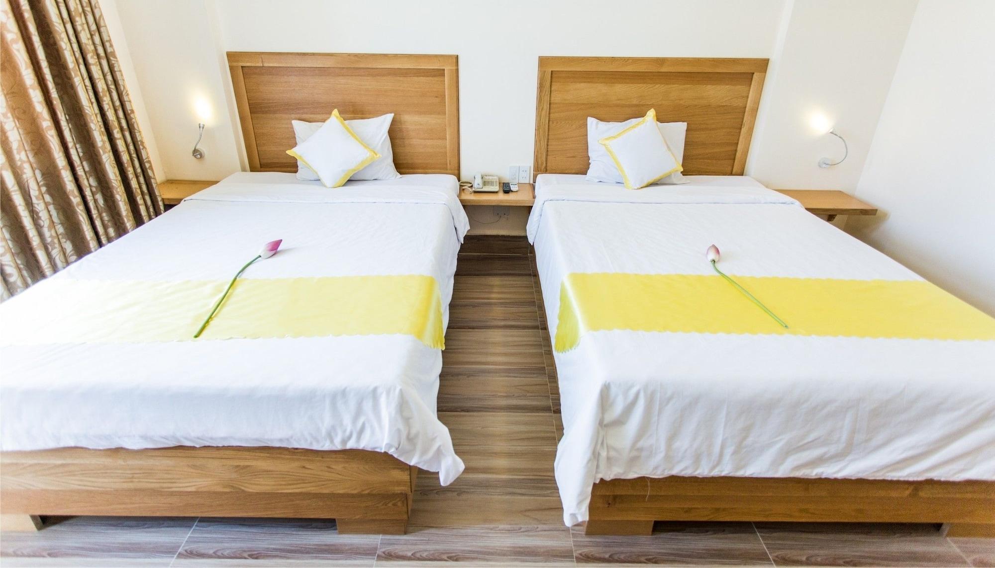 Hoang Yen Hotel 2 Quy Nhon Esterno foto