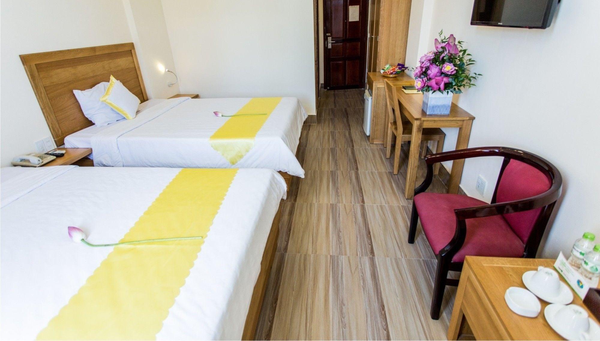 Hoang Yen Hotel 2 Quy Nhon Esterno foto