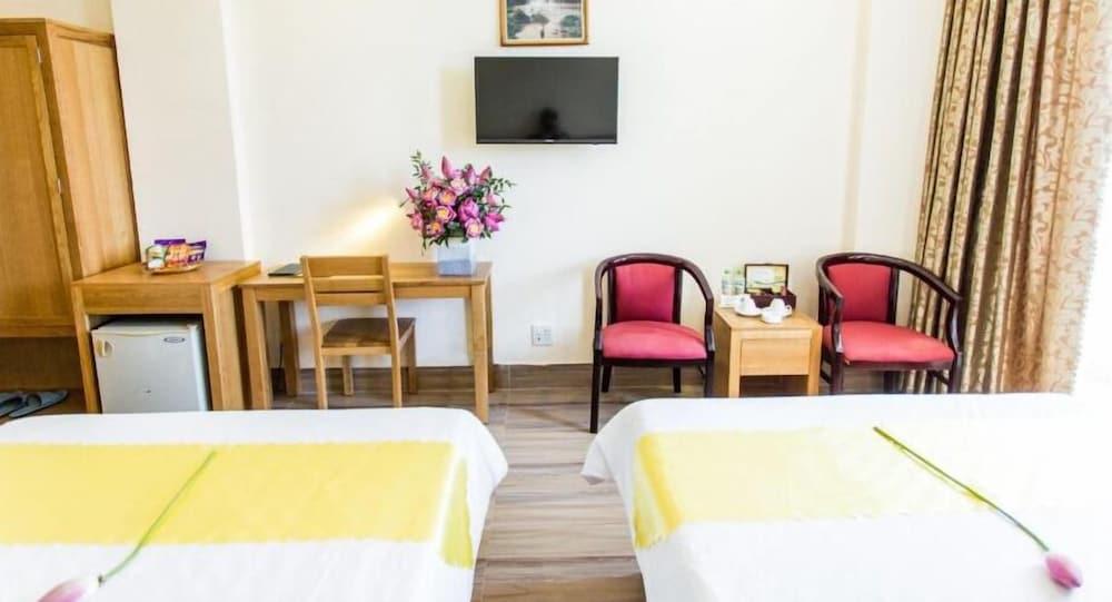 Hoang Yen Hotel 2 Quy Nhon Esterno foto