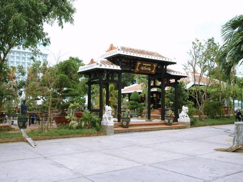 Hoang Yen Hotel 2 Quy Nhon Esterno foto
